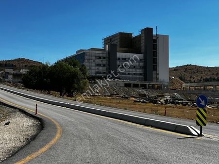 Sağlık Bakanlığı Karapürçek Devlet Hastanesi Arkası Kızılca Sanayi Parseli 647 Metre