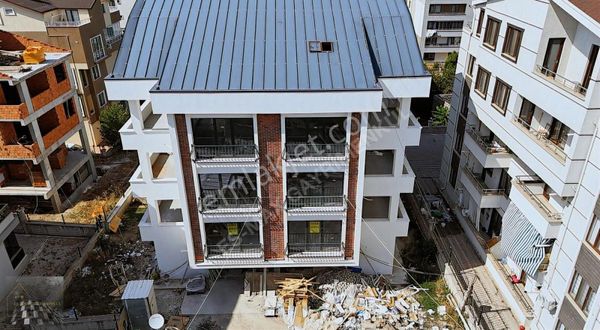 Çalı Gümüşlük'de Geniş Ve Şerefiyeli 3+1 Sıfır Lüx Daire