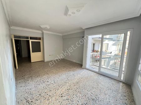 Ergünden Turgutreiste Asansörlü Mersin Hamamı Karşısı Kiralık 3+1 Daire