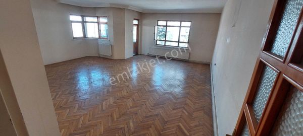 Keçiören Adnenmenderes Sıtadın Yanı 1.kat3+1geniş Daire