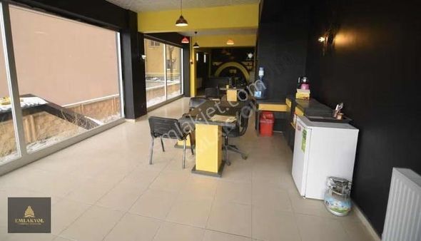 Erenler Üniversite Karakol Karşısında Cadde Üzeri