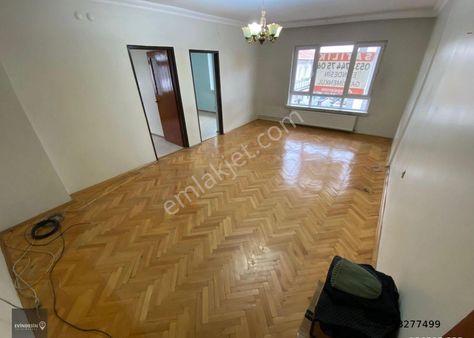 Bağlarbaşı Mahallesinde Kuyubaşına Yakın Katta 3+1 Geniş Satılık Daire