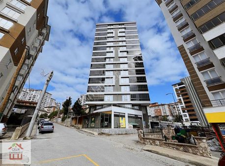 Candaroğlu İlkokulunun Yanında Satılık 2+1