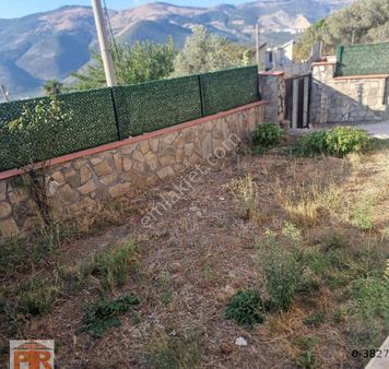 Umurbeyde Bahçeli Deniz Manzaralı Satılık Villa