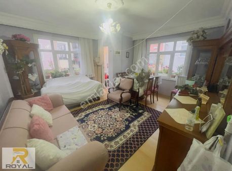 Royal Den Gültepe De 2+1 Merkezi Konumda Aile Binası