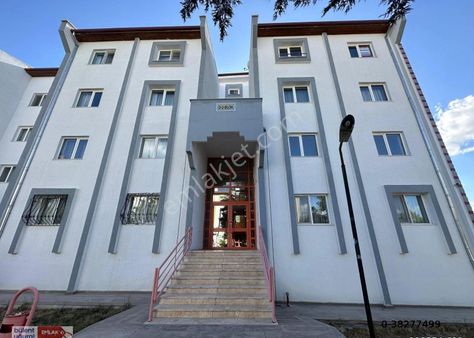 2000 Evler Mah. 'de Üniversiteye Yürüme Mesafesinde Kiralık 3.5+1