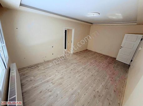 Üç Elmastan 2+1 Doğalgazlı Ara Kat Klimalı Kiralık Müthiş Daire