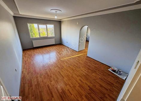 Üç Elmastan 2+1 Doğalgazlı Ara Kat İçi Yapılı Kiralık Daire