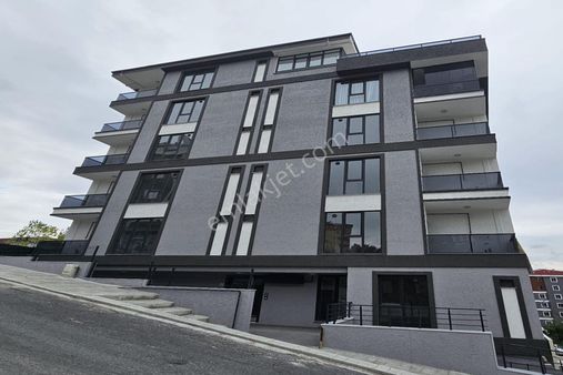 Yaşam'dan İstasyon Mah. Ankastreli Kapalı Otopaklı Portmantolu