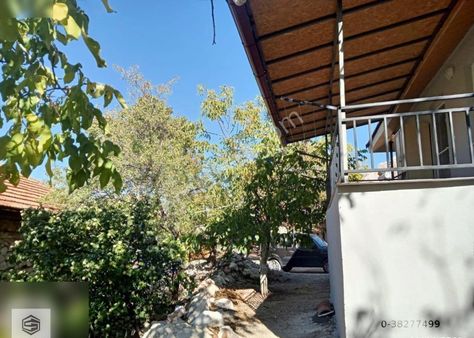 Burdur Tefenni Başpınar'da 200m2 Arsa İçerisinde Müstakil 2+1