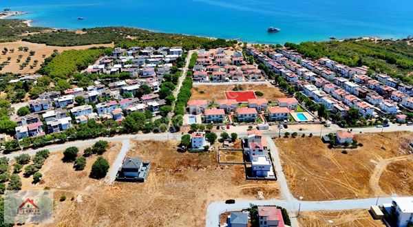 Didimde Fevzipaşa'da Evlerin Arasında 400m2 Arsa Sahile 200m