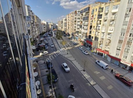 Eşrefpaşa Caddesi Üzerinde 3+1 Hesaplı Satılık Daire