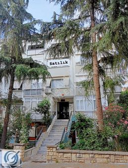 Acıbademde Ana Caddeye Paralel Sokakta 3+1 Arakat