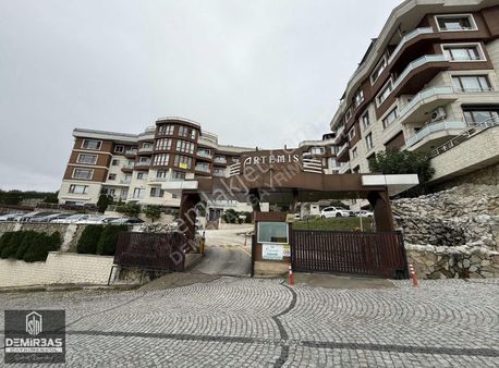 Demirbaş Gayrimenkulden Artemis Sitesinde Satılık Dubleks Daire