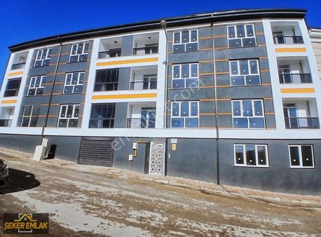 Şeker Emlaktan Emek Mah. Yanartaş Caddesi Yakını 2+1 90 M² Daire
