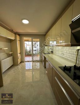 Güzeloba Dostlukkent Sitesi'de Satılık İçi Yapılı 3+1 Daire