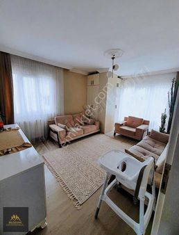 Çayırova Yenimahalle' De 2+1 Ara Kat İskanlı Daire