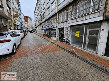 Fatih Molla Hüsrev Sokakta Kiralik Giriş Dükkan