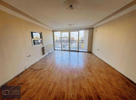 Yalı Mahallesi Asansörlü Ara Kat 3+1 Önü Açık Daire