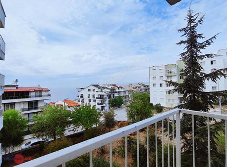 Dikili Barışkent Emek Sitesi A Blokta Eşyalı 2+1 Satılık Daire