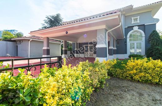 Atlas'tan, Alkent 2000'de, 4+1, 260m2, 2000m2 Arsa, Lüks Villa!