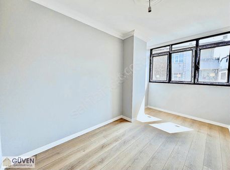 K.karabekir Mah. Cevizli Fırın Yanı 2+1lüx Daire Asansörlü