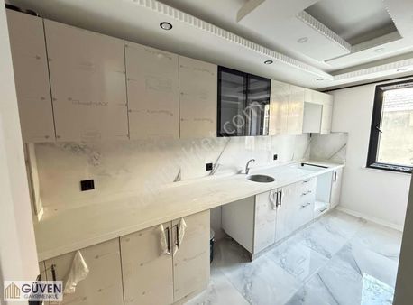 Cumartesi Pazarı Dibinde 2+1 Yerden Isıtmalı Lüks Yüksek Giriş