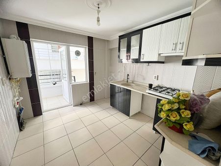 Cihandan Özlem Cadde Yakını Ara Kat Geniş Ful Yapılı Kiralık 3+1