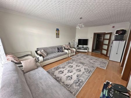 Şafaktepe Park Yakını Katta Manzaralı Önü Açık Yapılı 3+1 Satılık Daire