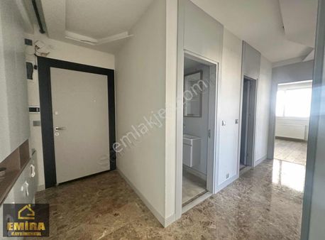 Bahçeşehir De Kapalı Mutfaklı Doğalgazlı Tek Bloklu