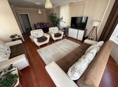 Buğra Emlaktan Yeşil Vadim Sitesinde Ara Kat 3+1 Daire