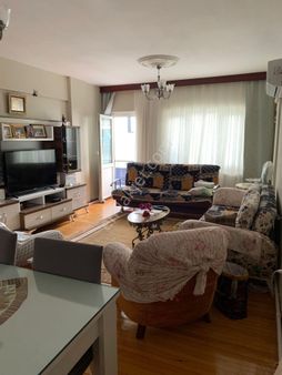 Satılık İzmir Çiğli Yenimahalle’de Kaçırılmayacak Fırsat! Çift Cephe 3+1 Daire