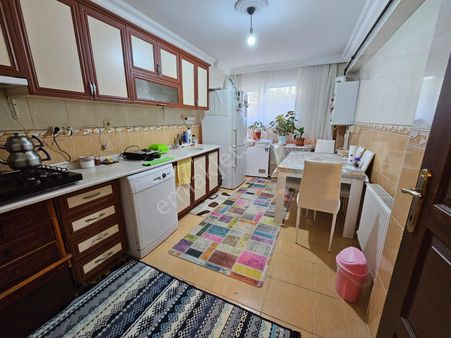 Karapürçek'te Çift Banyolu Yandan Düz Girişli Bahçeli 3+1 Satılık