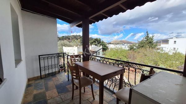 Akçaalan Köy İçinde Satılık Geniş Üst Kat Ayrı Mutfak