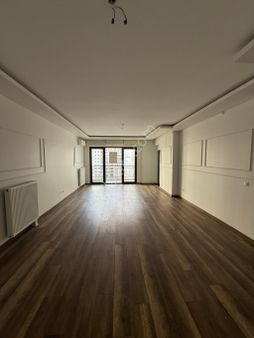 Esenler Emlak Konutlarında Satılık 4+1 7.kat Tapukur’dan