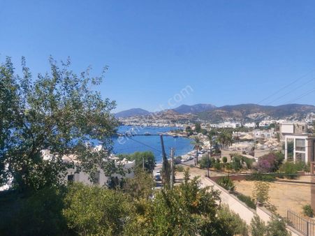 Bodrum Paşatarlasında Kiralık Kale Manzaralı Eşyalı 2+1 Daire