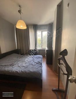 Ortaköy'de Sahile Yakın Konumda Ara 3+1 Balkonlu Masrafsız Daire