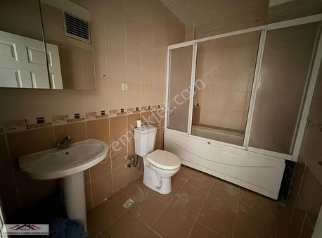 Doğan Emlak'tan Cadde Üstünde 3+1