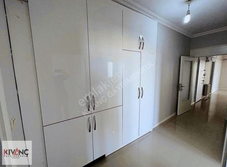 Kıvanç Gayrimenkul'den Zaviyede Kiralık 3+1 Daire