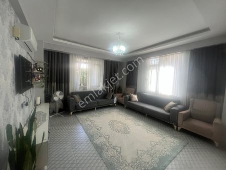 Doğukentte Acil Emlaktan Satılık 1+1 Daire