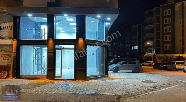 Mevsim Emlaktan Satılık Dükkan