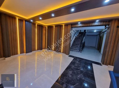 Hazardan Mendereste Cadde Cephe Ful Yapılı Ultra Lüx 3+1 Daire