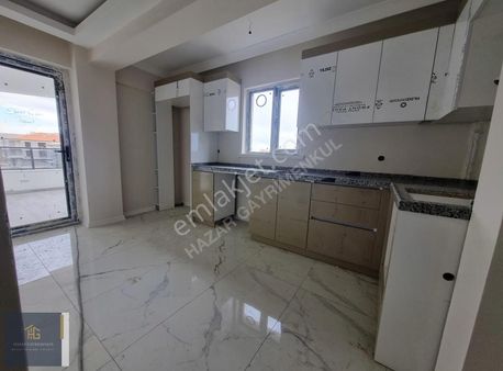 Sincan Yenikentte--fırsat--dairesi 29 Ekimde Arakat 130 M2 Net