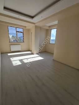 Özgür İnşaat"tan Hadımköy Mah"de 2+1 90m2 Giriş Kat Kiralık Daire