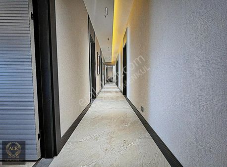 Prestijli Yaşamın Yeni Adresi: Geniş Ve Lüks 5.5+1 Site Dairesi