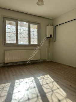 Konak Mah De 2+1 Dogalgazlı Geniş Kiralık Daire