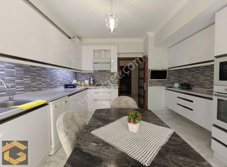 Subayevleri Vadi Sokak'ta Yapılı 3+1 Satılık Daire