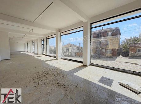 Kemalpaşa Ulucak İstiklalde 280 M² Sıfır Depolu Kiralık Dükkan