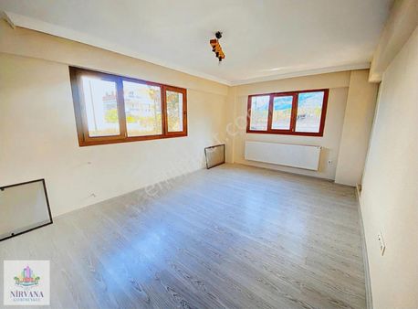 Bahçelievlerde Geniş Kiralık 2+1 Daire, 125 M2 Ebebeyn Banyolu