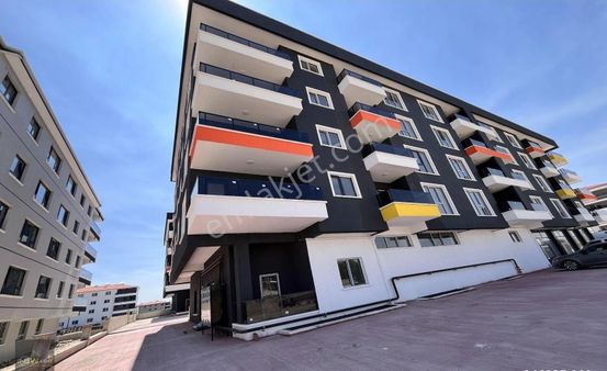 New Kent'den Bulvr Üzerinde Ara Katta 1+1 Sıfır Yapılı Daireler !